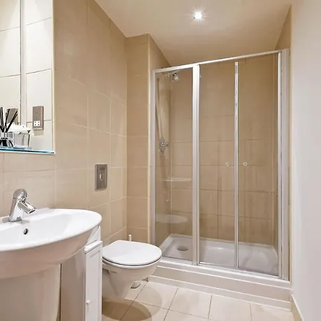 Centre Modern - Westone Free Wifi, Gym Access, Netflix Apartment